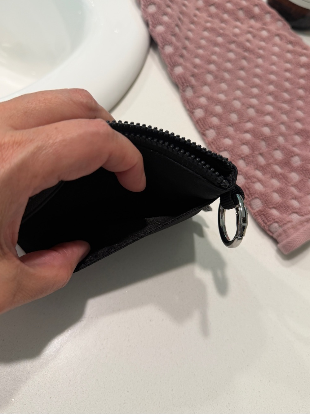 Lululemon Black Clippable Card Zip Pouch Wallet - Picture 3 of 6